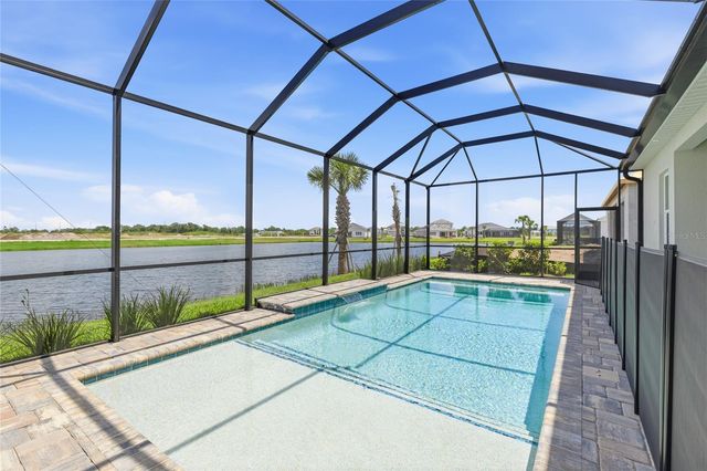 2003 BAMBOO PALM COVE, Bradenton, FL 34212