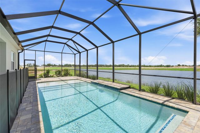 2003 BAMBOO PALM COVE, Bradenton, FL 34212
