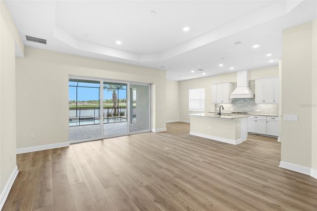 2003 BAMBOO PALM COVE, Bradenton, FL 34212