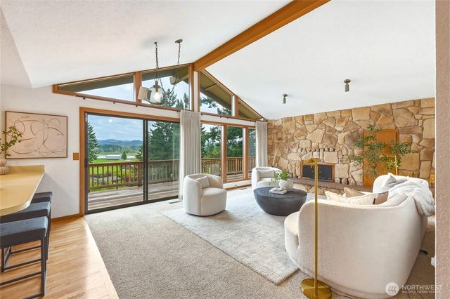 40215 278th Avenue SE, Enumclaw, WA 98022