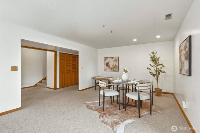 40215 278th Avenue SE, Enumclaw, WA 98022