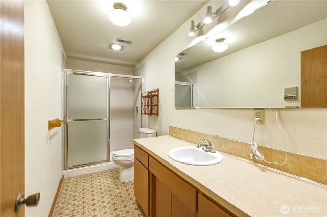 40215 278th Avenue SE, Enumclaw, WA 98022