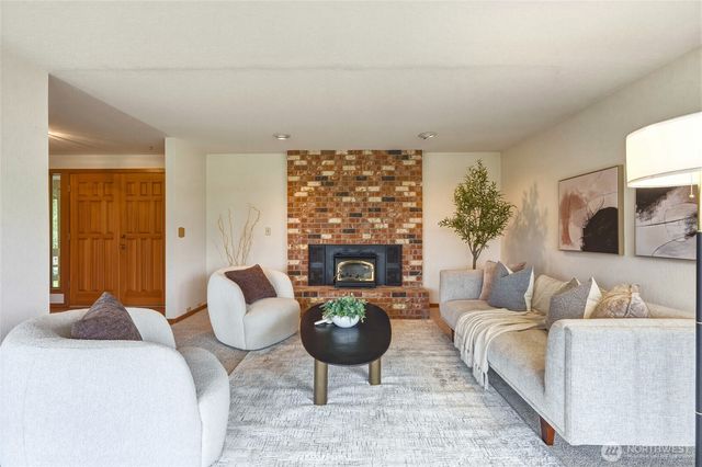 40215 278th Avenue SE, Enumclaw, WA 98022
