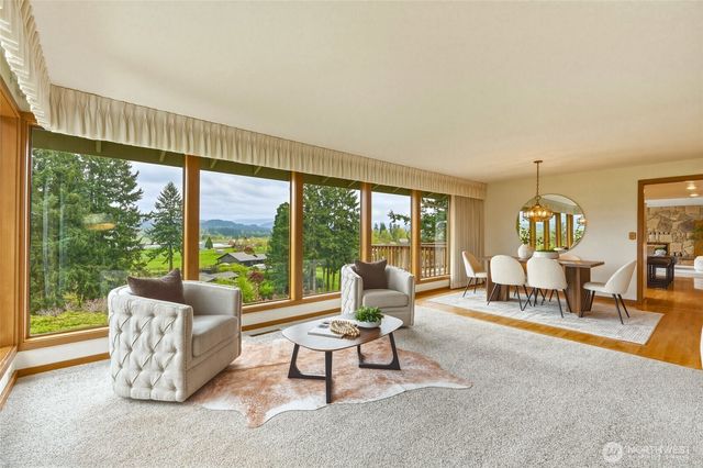 40215 278th Avenue SE, Enumclaw, WA 98022