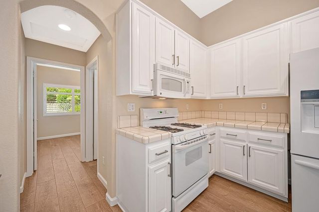 752 Diamond Glen Cir, Folsom, CA 95630