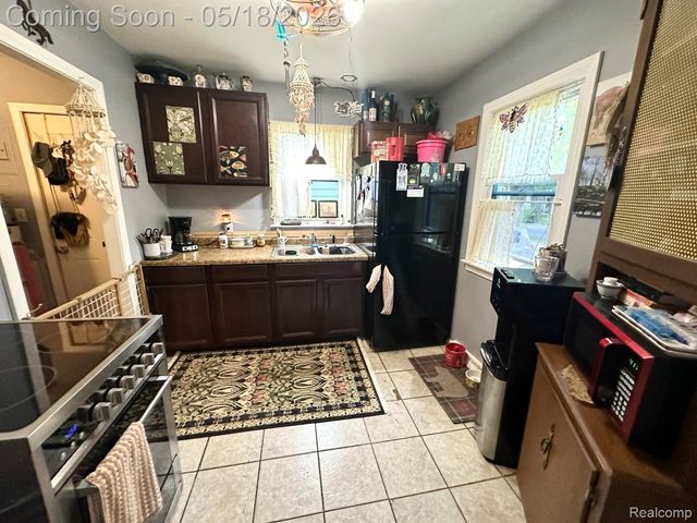 1331 Comfort Street, Lansing, MI 48915