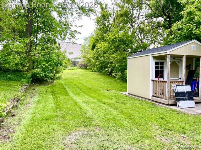 1331 Comfort Street, Lansing, MI 48915