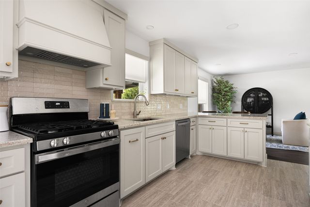 1537 Mapleton Drive, Dallas, TX 75228