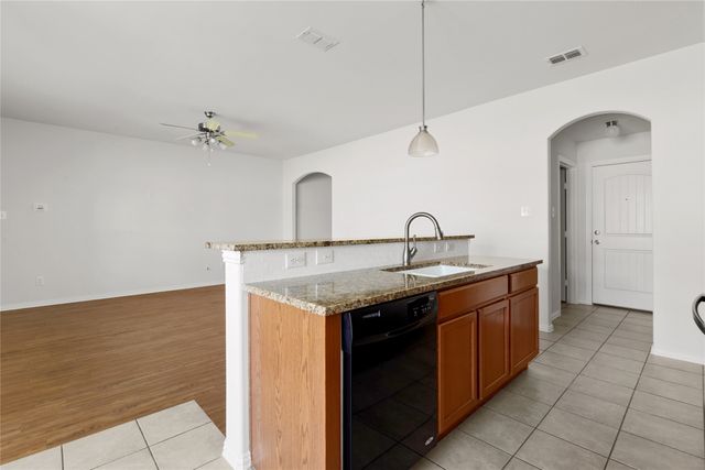 629 Antonio Lane, Waxahachie, TX 75165