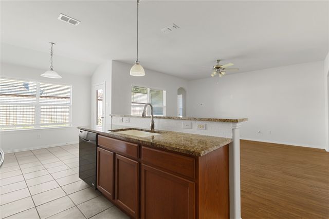 629 Antonio Lane, Waxahachie, TX 75165