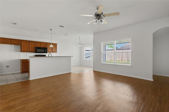 629 Antonio Lane, Waxahachie, TX 75165