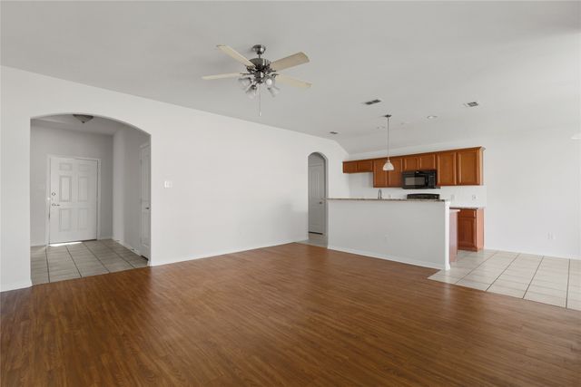 629 Antonio Lane, Waxahachie, TX 75165