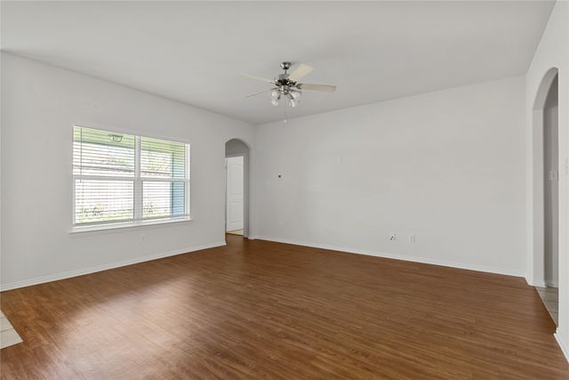 629 Antonio Lane, Waxahachie, TX 75165