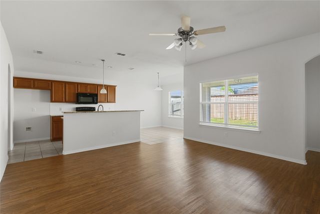 629 Antonio Lane, Waxahachie, TX 75165