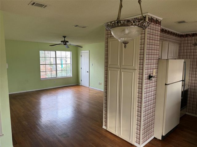 3902 Peterson Ave 202, Austin, TX 78756