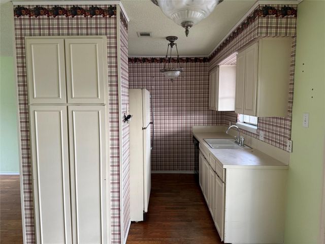 3902 Peterson Ave 202, Austin, TX 78756