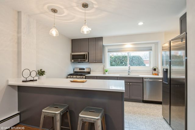 606 Ridge Road, Wilmette, IL 60091