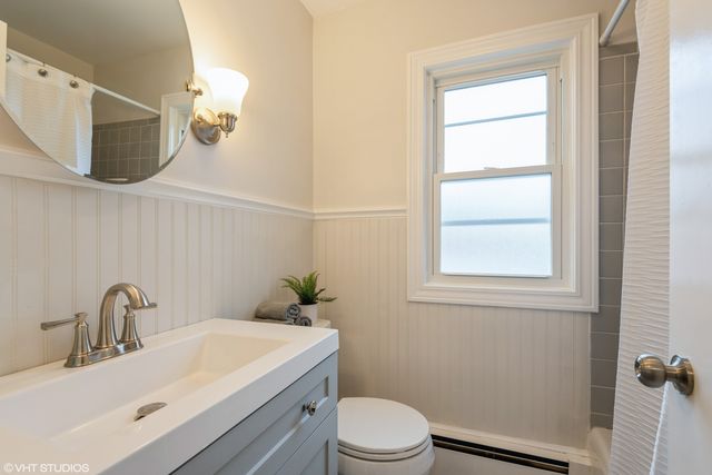 606 Ridge Road, Wilmette, IL 60091