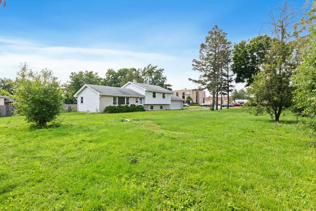 123 Ogden Avenue, Clarendon Hills, IL 60514