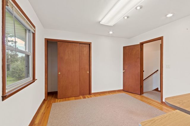 123 Ogden Avenue, Clarendon Hills, IL 60514