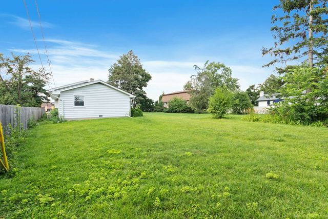 123 Ogden Avenue, Clarendon Hills, IL 60514