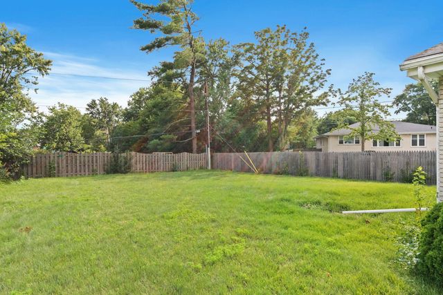 123 Ogden Avenue, Clarendon Hills, IL 60514