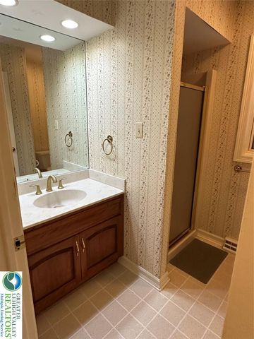 4528 Canterbury Drive, Lower Macungie Twp, PA 18049