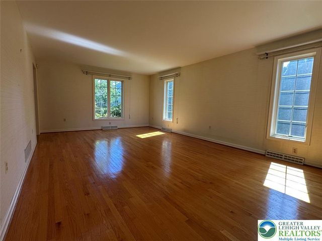4528 Canterbury Drive, Lower Macungie Twp, PA 18049