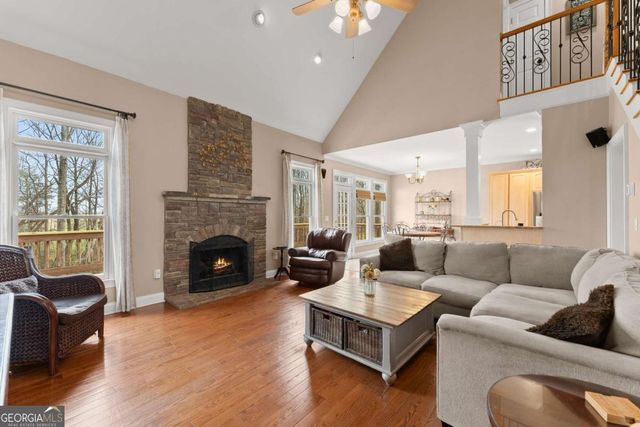 5812 Shadow Oaks Drive, Murrayville, GA 30564