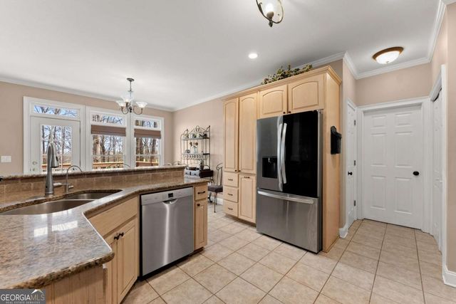 5812 Shadow Oaks Drive, Murrayville, GA 30564