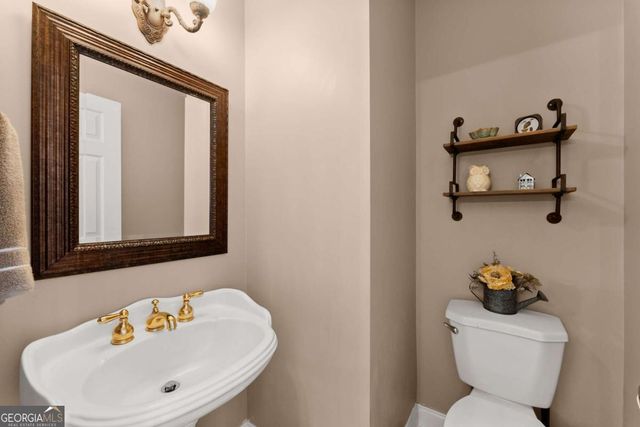 5812 Shadow Oaks Drive, Murrayville, GA 30564