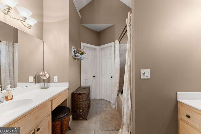 5812 Shadow Oaks Drive, Murrayville, GA 30564