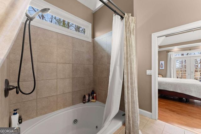 5812 Shadow Oaks Drive, Murrayville, GA 30564