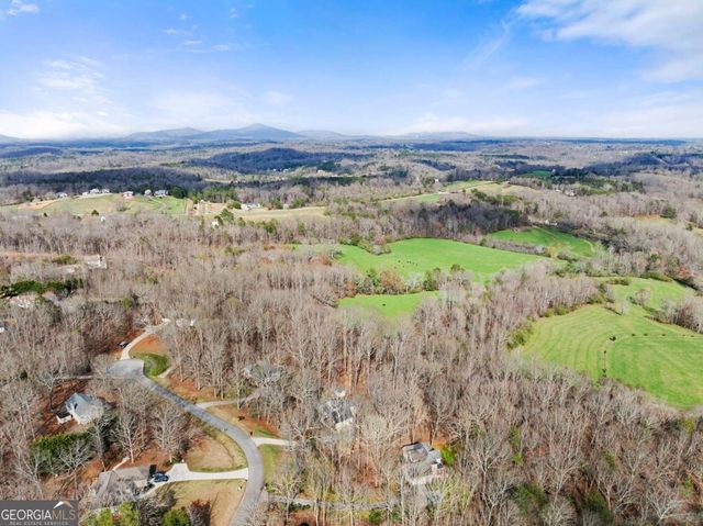 5812 Shadow Oaks Drive, Murrayville, GA 30564