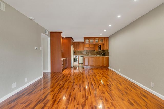 5303 Fleetwood Oaks Avenue 178, Dallas, TX 75235