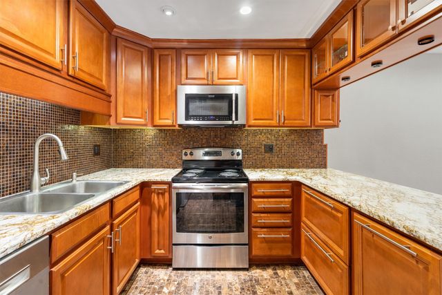 5303 Fleetwood Oaks Avenue 178, Dallas, TX 75235