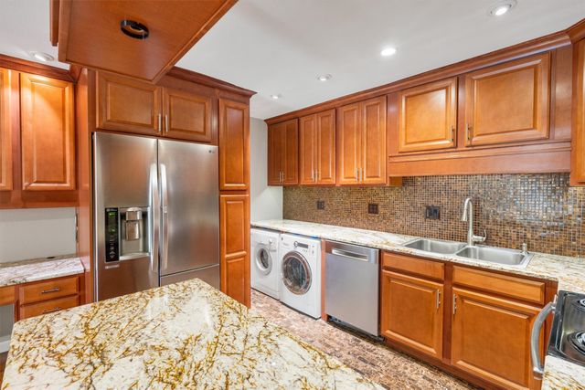 5303 Fleetwood Oaks Avenue 178, Dallas, TX 75235