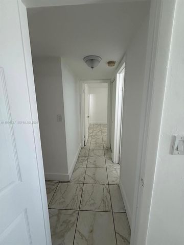 10393 N Kendall Dr U7, Miami, FL 33176