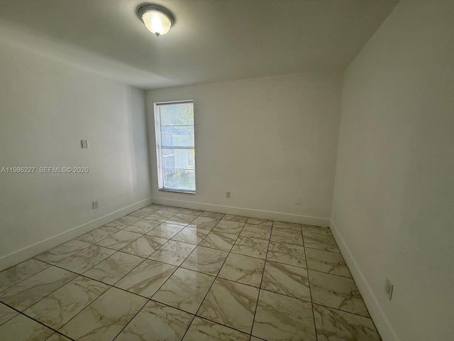 10393 N Kendall Dr U7, Miami, FL 33176