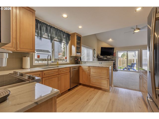 16761 Nw STOLLER Dr, Portland, OR 97229