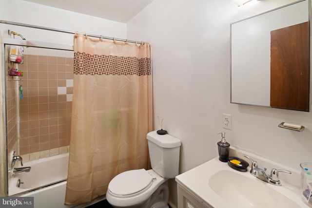 2407 N MARSHALL ST, Philadelphia, PA 19133
