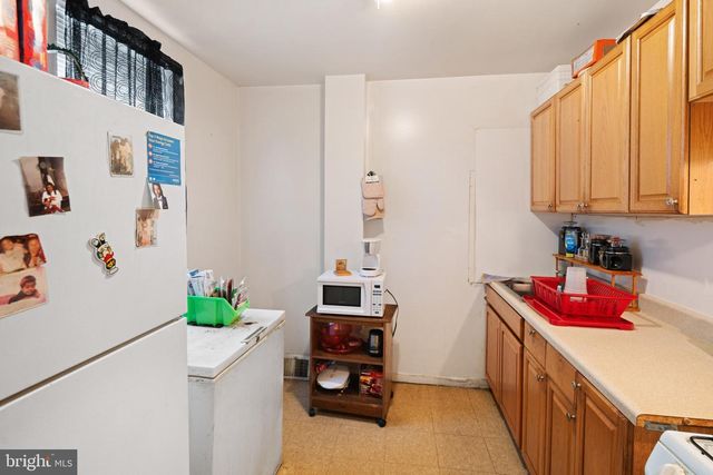 2407 N MARSHALL ST, Philadelphia, PA 19133