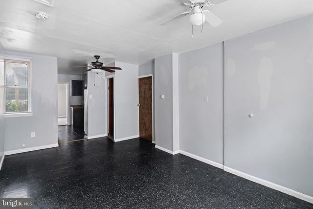 2407 N MARSHALL ST, Philadelphia, PA 19133