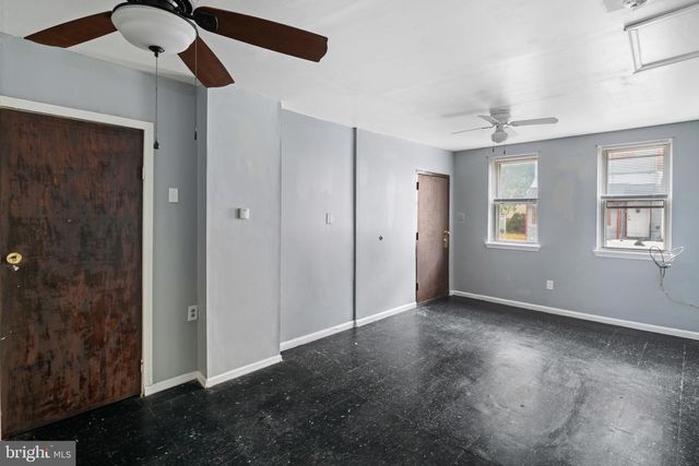2407 N MARSHALL ST, Philadelphia, PA 19133