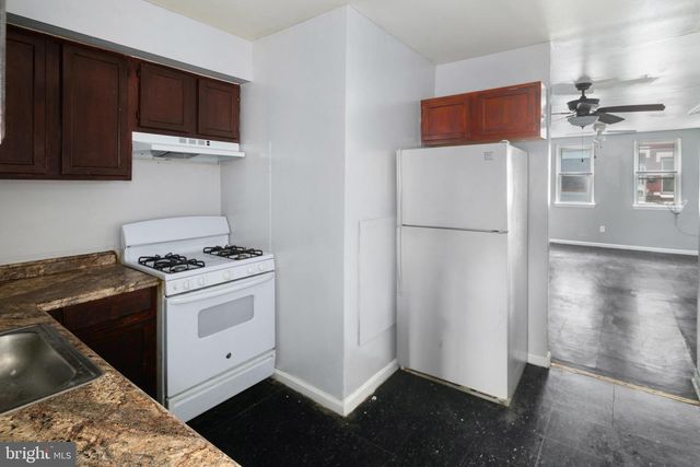 2407 N MARSHALL ST, Philadelphia, PA 19133