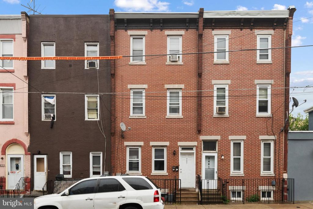 2407 N MARSHALL ST, Philadelphia, PA 19133