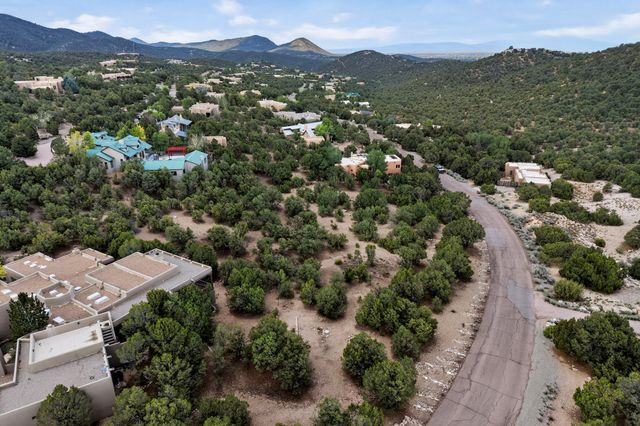 1849 Cerros Colorados, Santa Fe, NM 87501