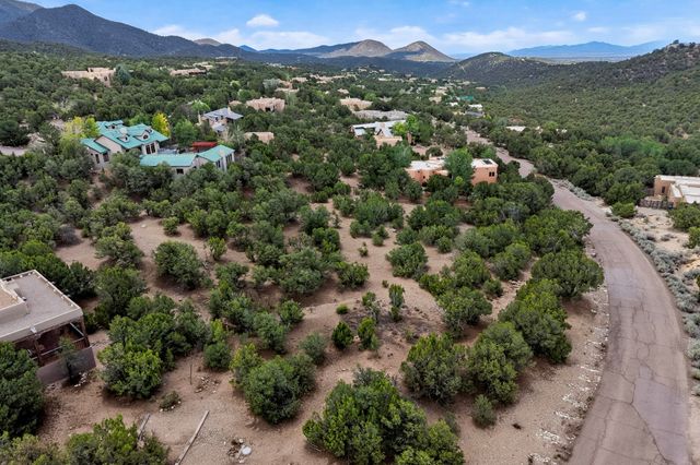 1849 Cerros Colorados, Santa Fe, NM 87501