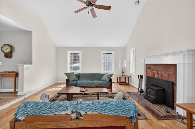 155 Brook St, Hudson, MA 01749