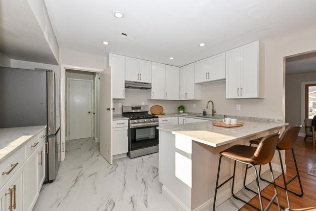 6423 W Spokane STREET, Milwaukee, WI 53223